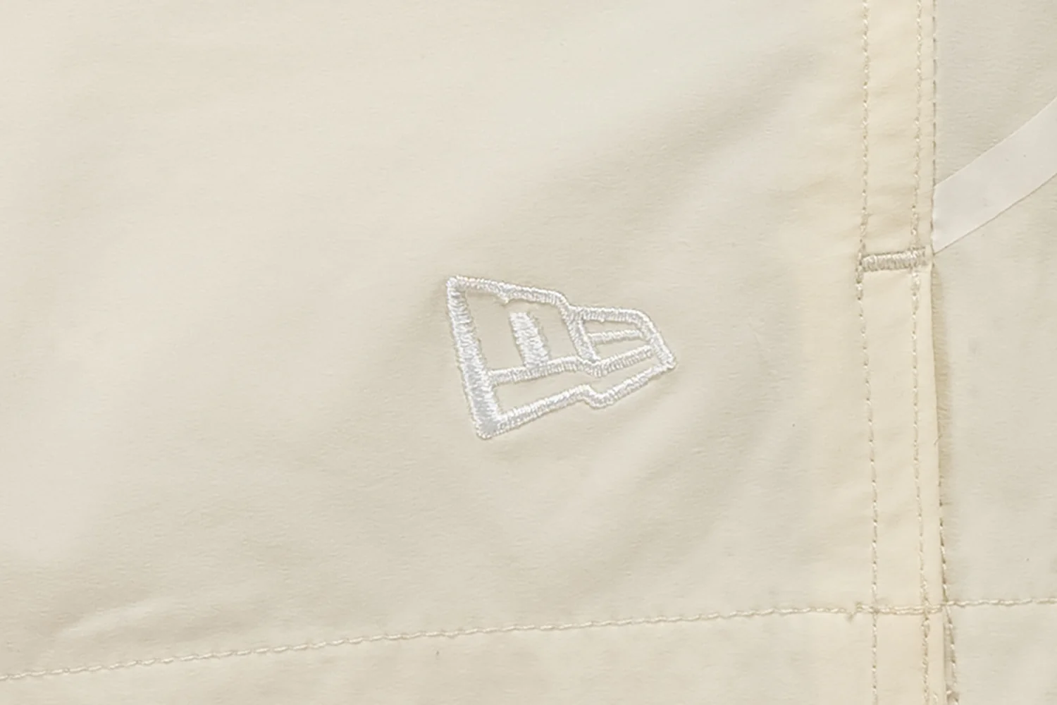 New Era Basic Chrome White Woven Shorts - Image 4
