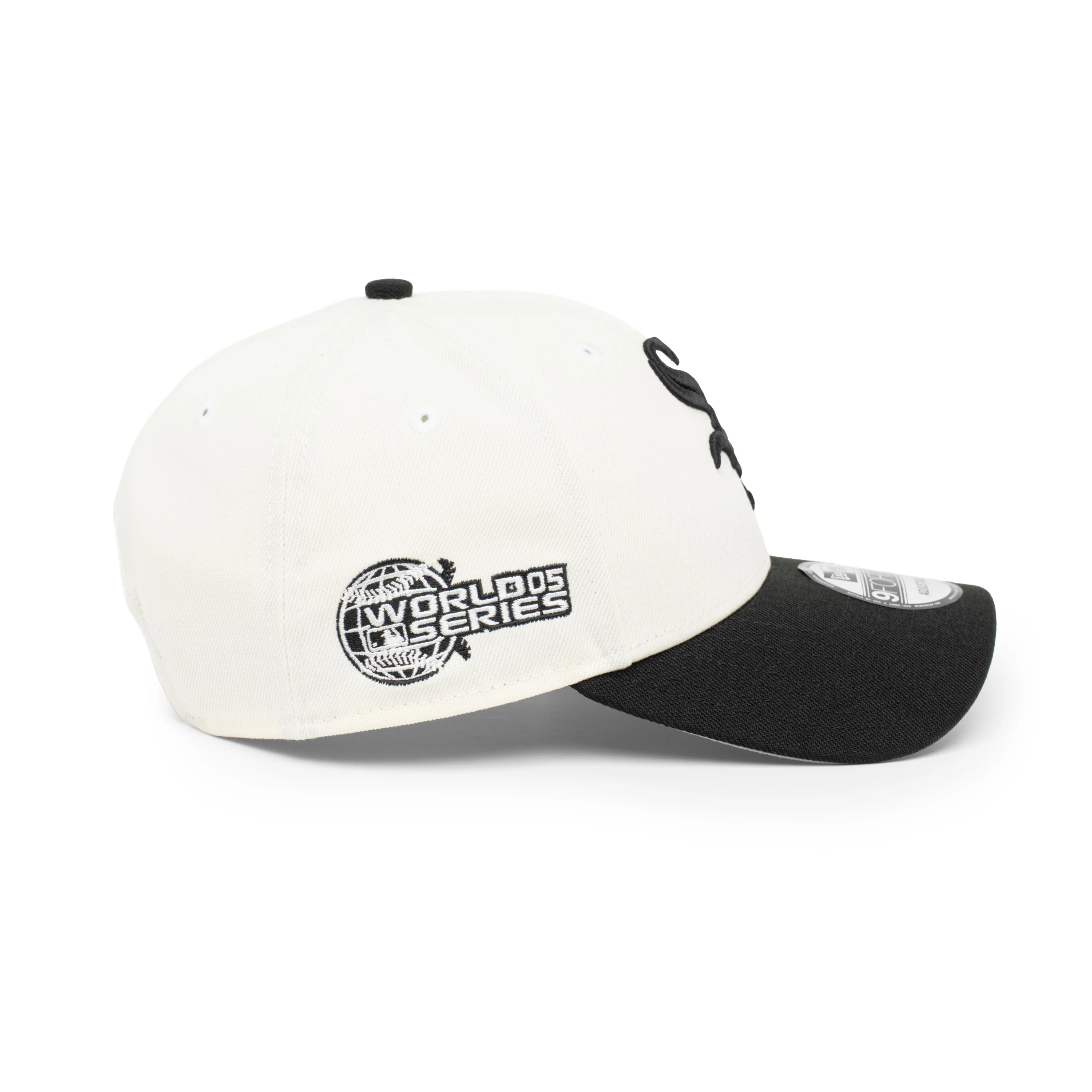 9FORTY Chicago White Sox World Series 2005 2-Tone Black Visor Chrome White Snapback - Image 5