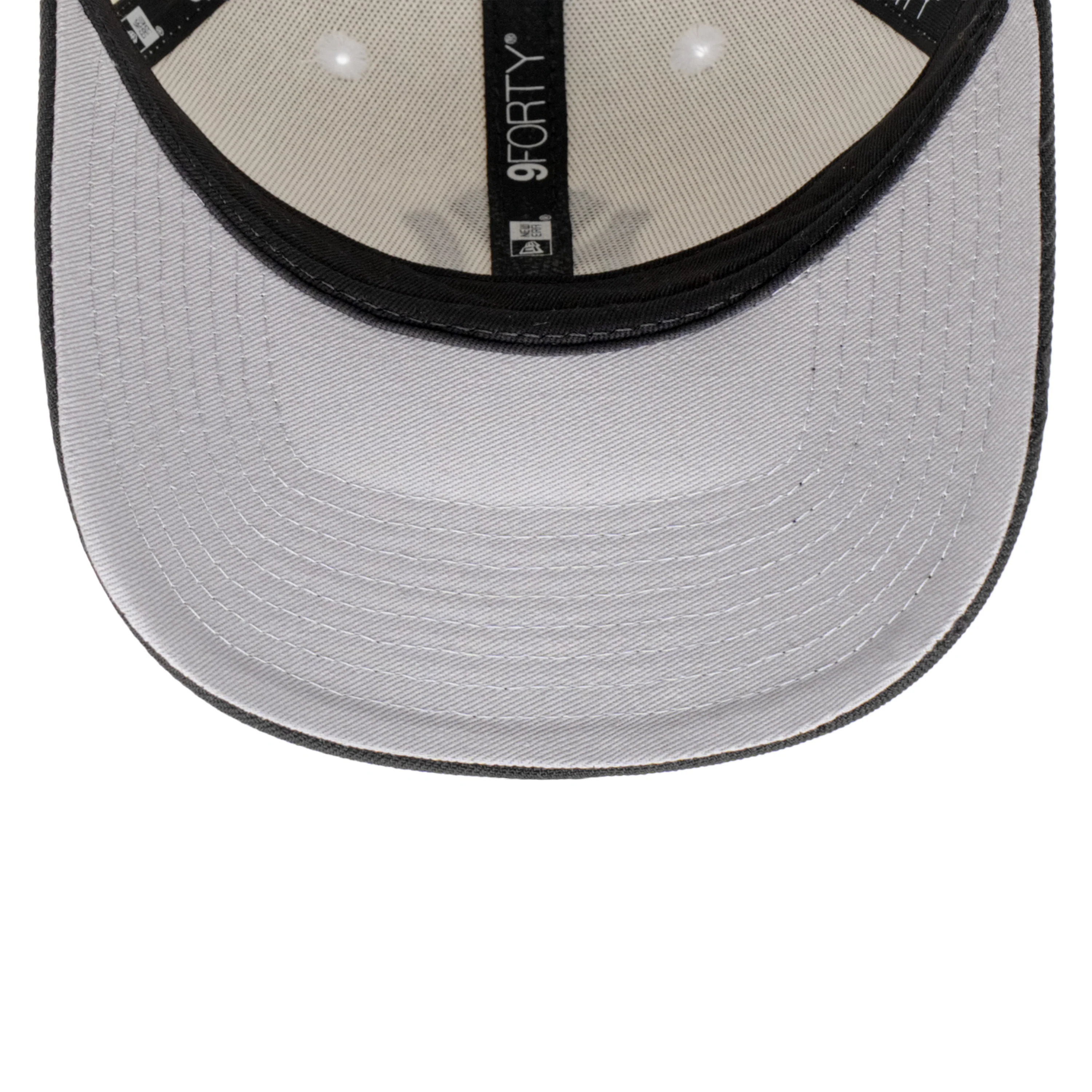 9FORTY New York Yankees World Series 2024 2-Tone Black Visor Chrome White Snapback - Image 7